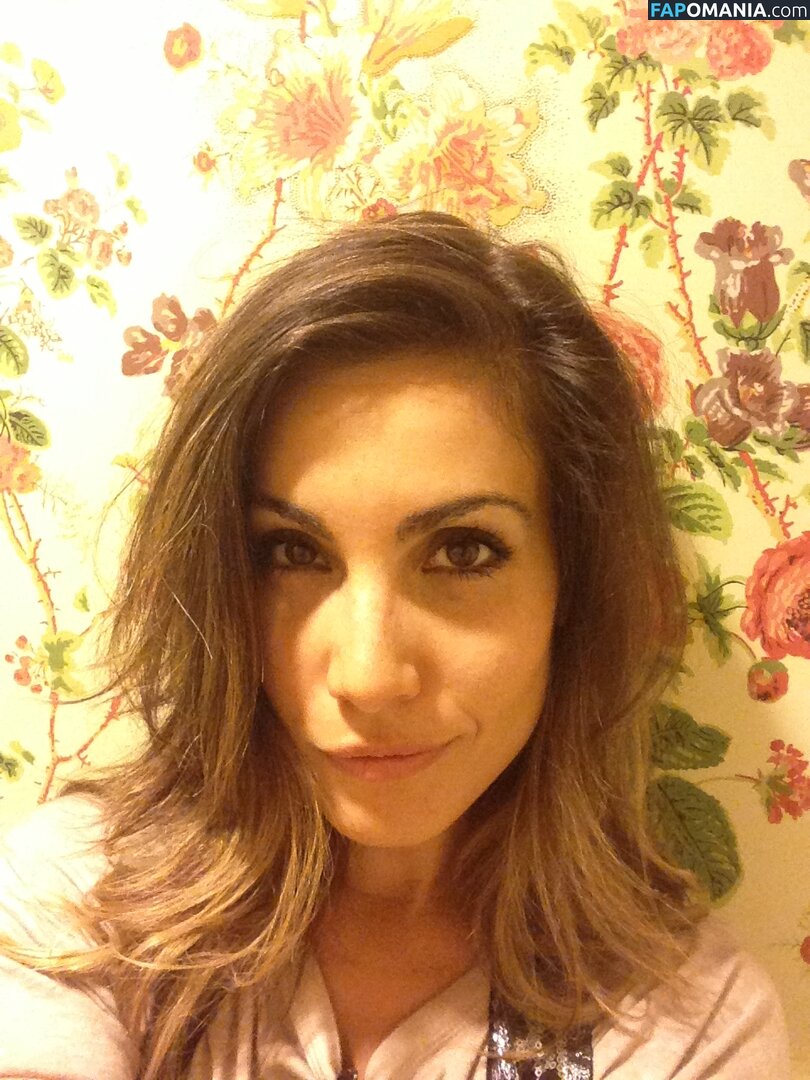 Carly Pope Naken Läckta Foto #21