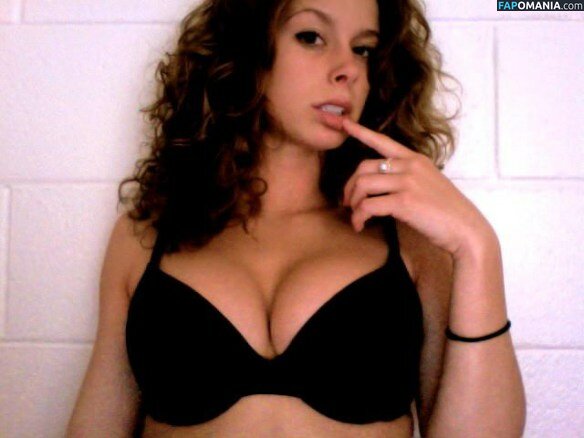Carly Simmons Naken Läckta Foto #15