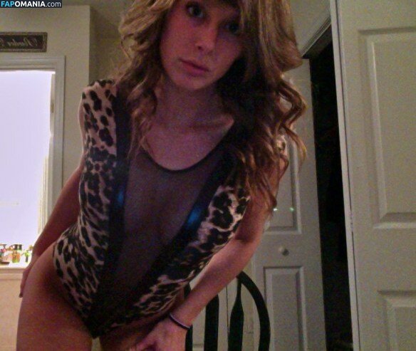 Carly Simmons Naken Läckta Foto #64