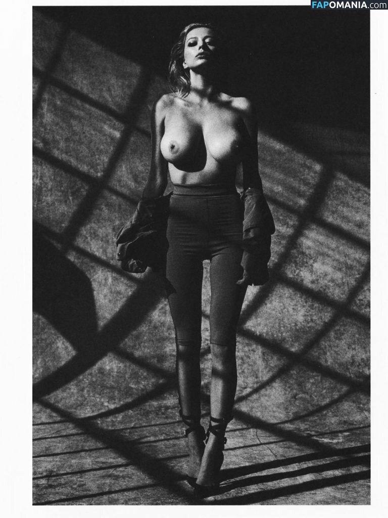 Caroline Vreeland Naken Läckta Foto #5