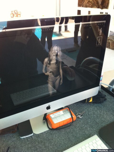 Cat Deeley Naken Läckta Foto #7