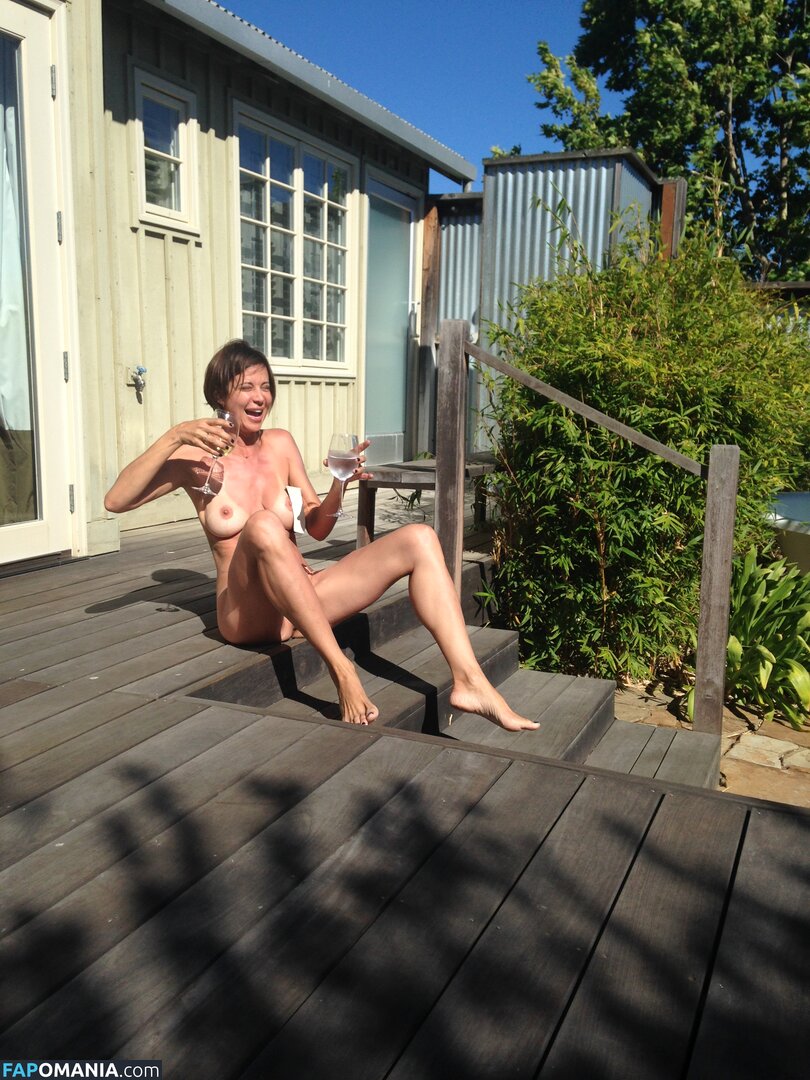 Catherine Bell Naken Läckta Foto #9