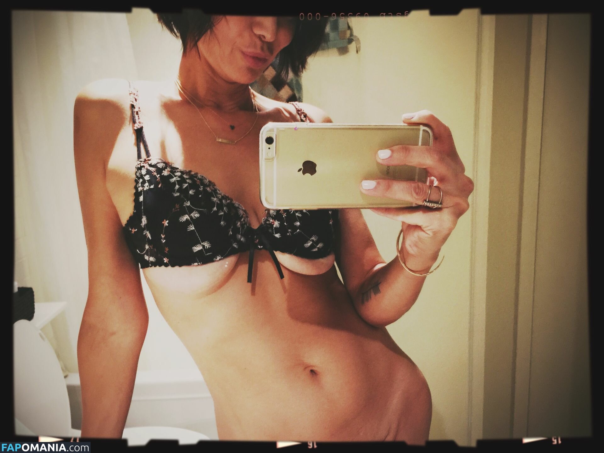 Catherine Bell Naken Läckta Foto #41