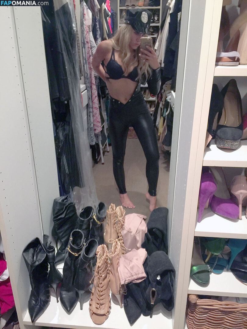 Charissa Thompson Naken Läckta Foto #36