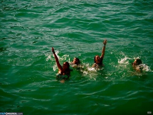 Chloe Bennett Naken Läckta Foto #7