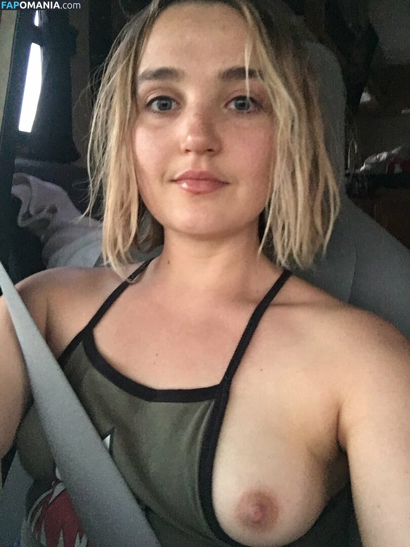 Chloe Fineman Naken Läckta Foto #7