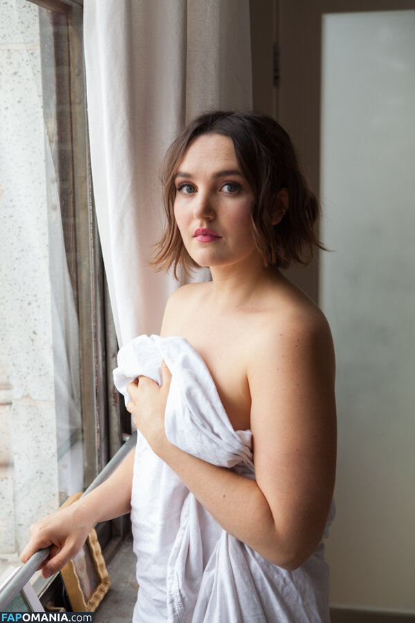 Chloe Fineman Naken Läckta Foto #13