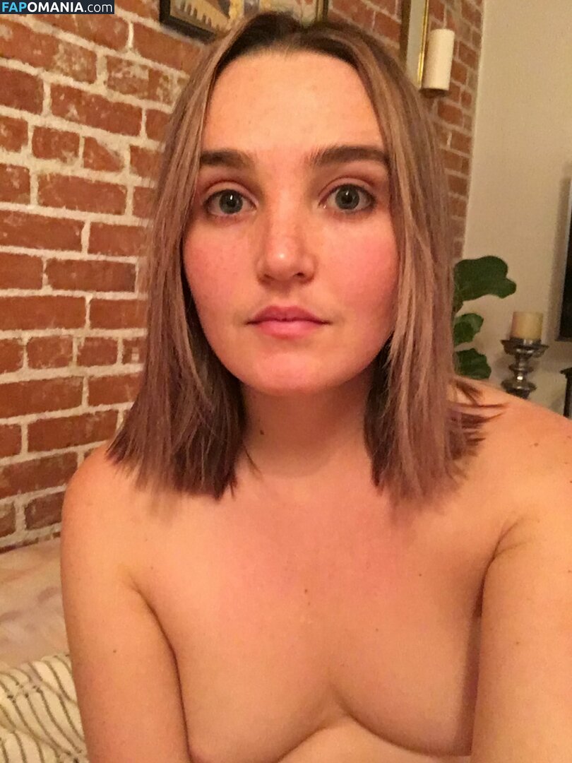 Chloe Fineman Naken Läckta Foto #17