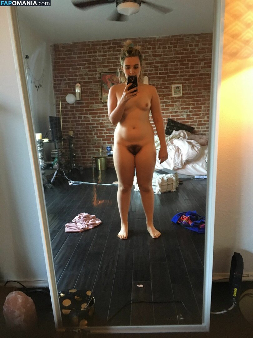 Chloe Fineman Naken Läckta Foto #29