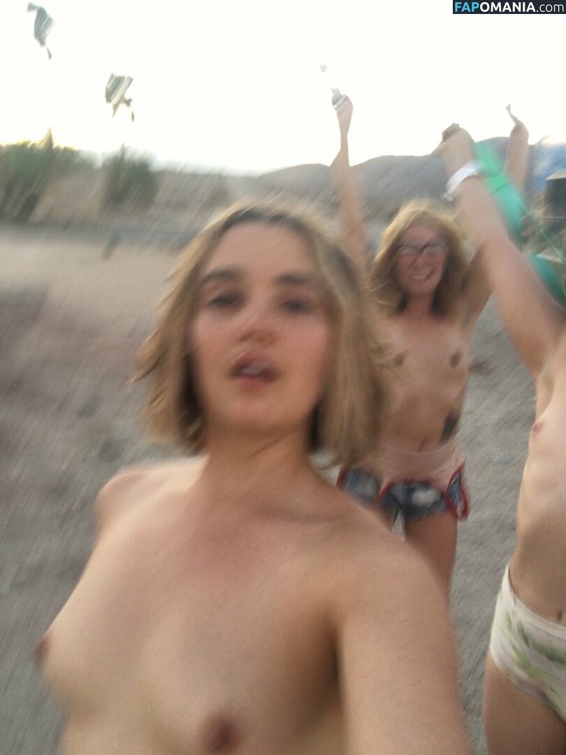 Chloe Fineman Naken Läckta Foto #42