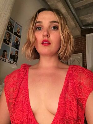 Chloe Fineman