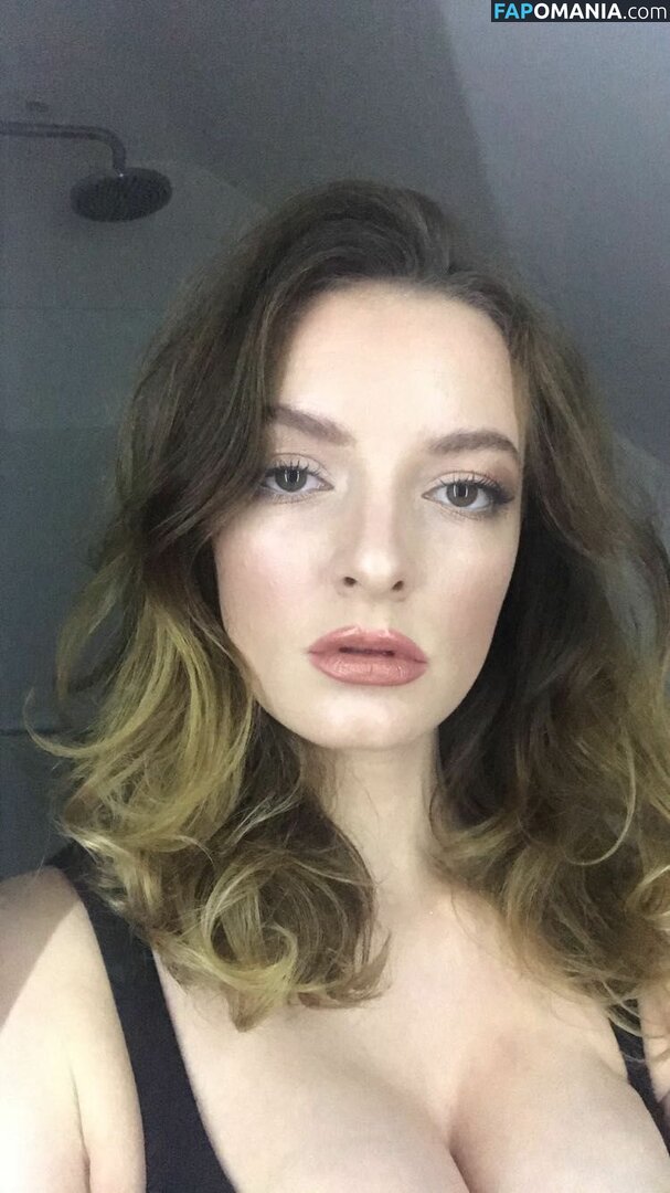 Dakota Blue Richards Naken Läckta Foto #7