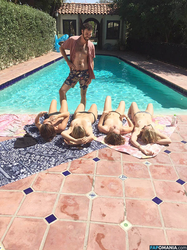 Dakota Johnson Naken Läckta Foto #3