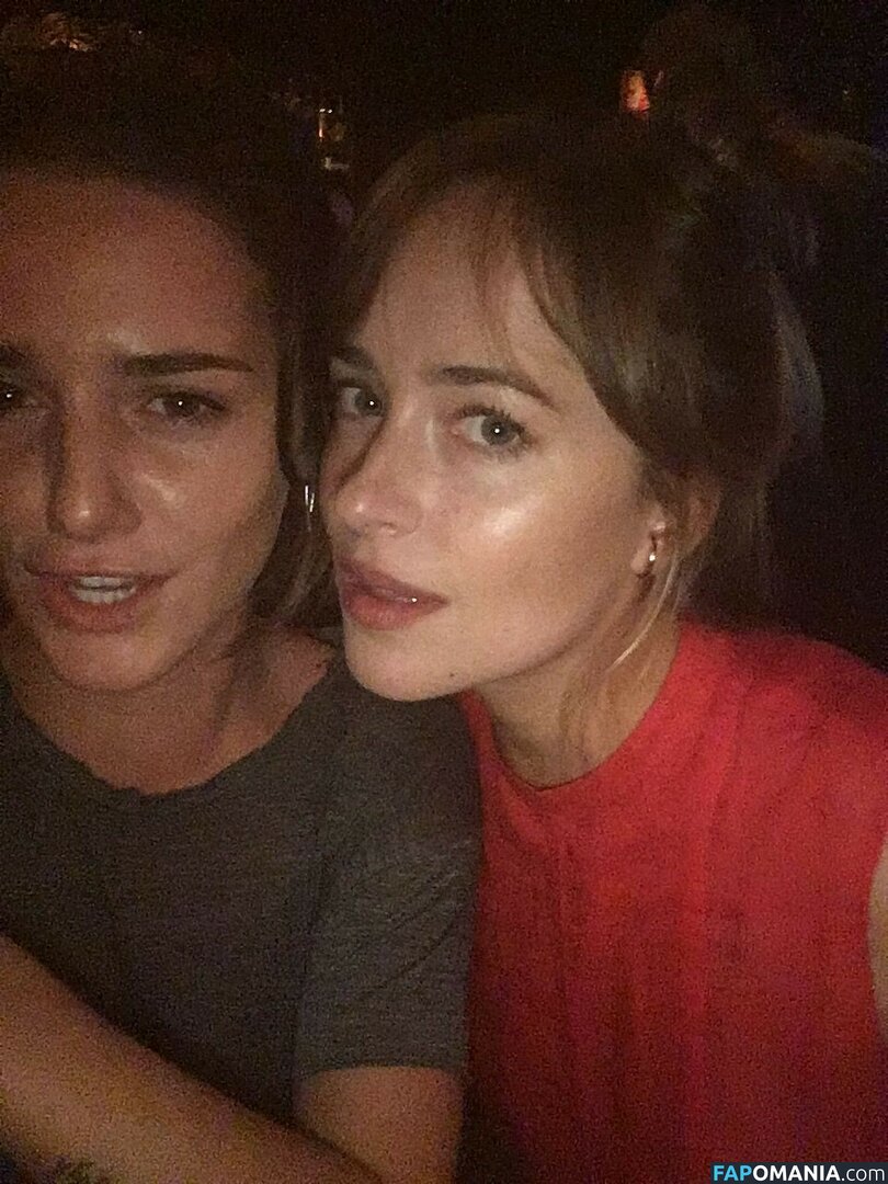 Dakota Johnson Naken Läckta Foto #5