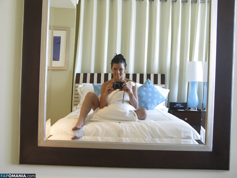 Danica Patrick Naken Läckta Foto #2