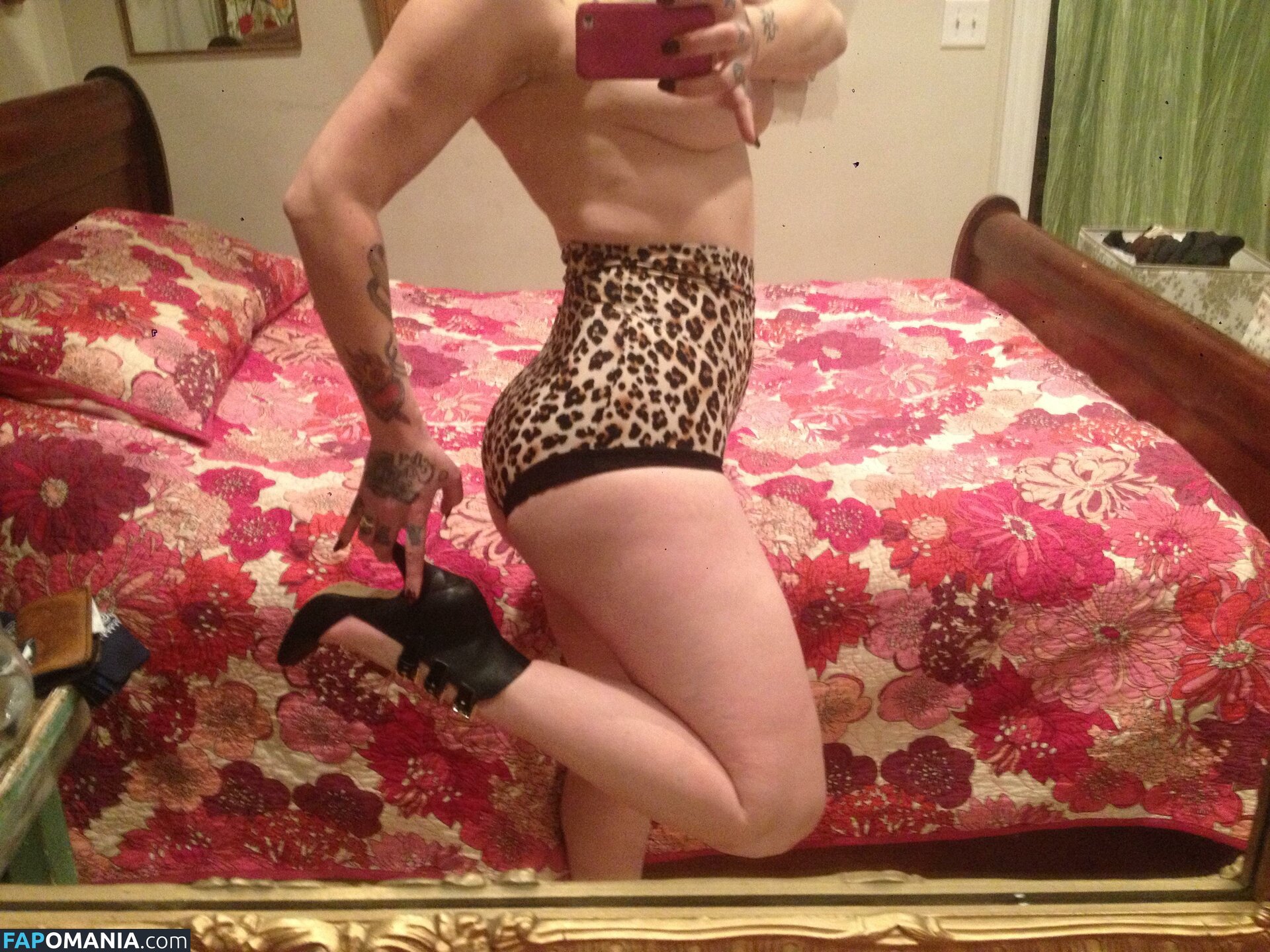Danielle Colby Naken Läckta Foto #4