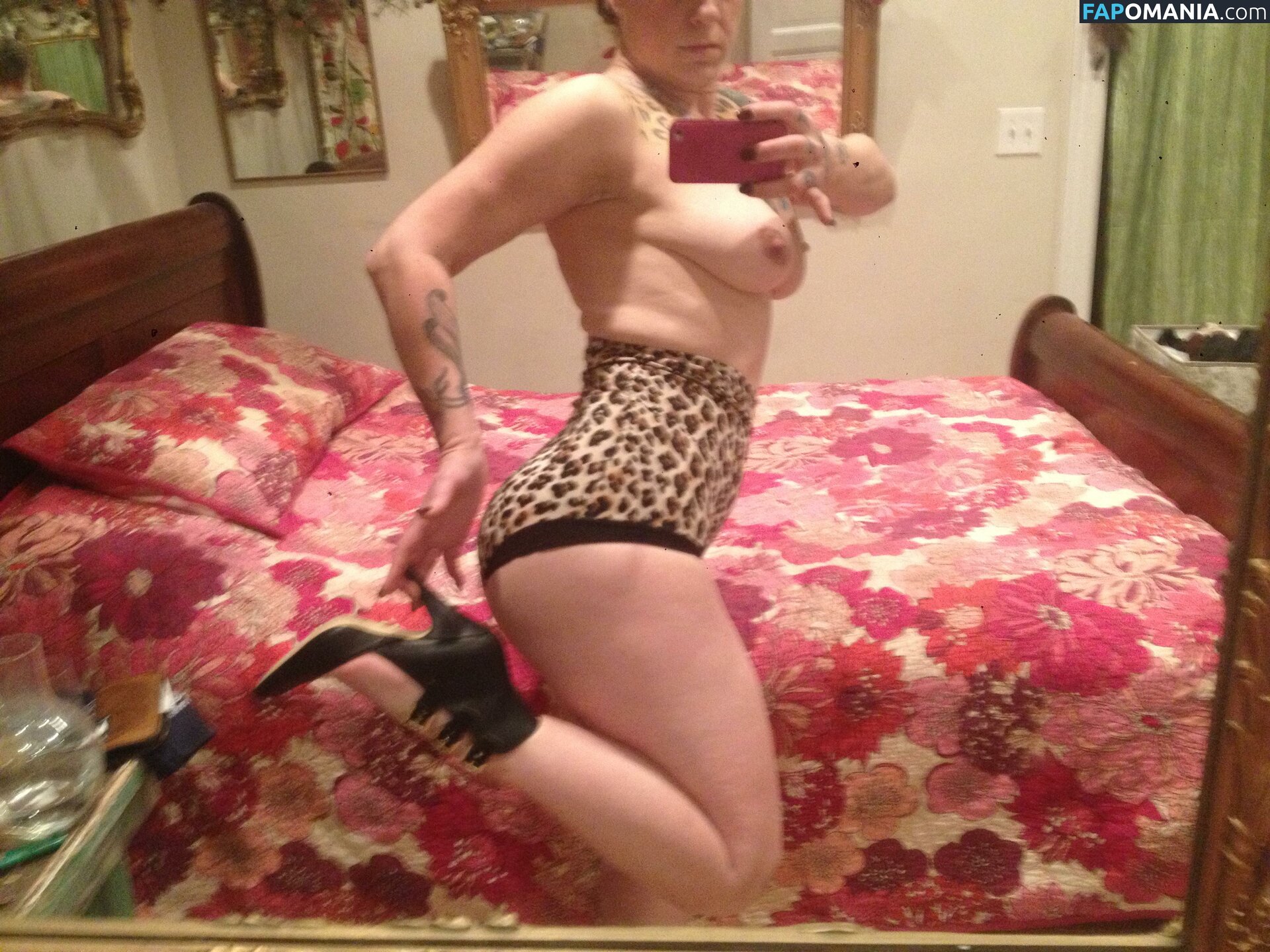 Danielle Colby Naken Läckta Foto #6