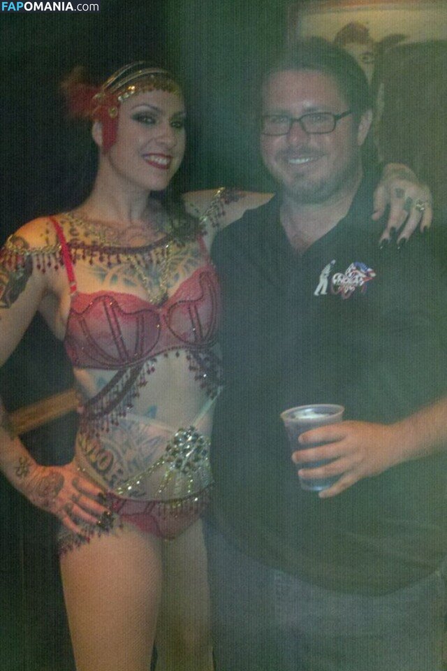 Danielle Colby Naken Läckta Foto #58