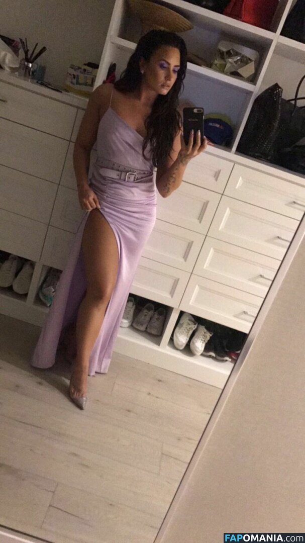 Demi Lovato Naken Läckta Foto #35