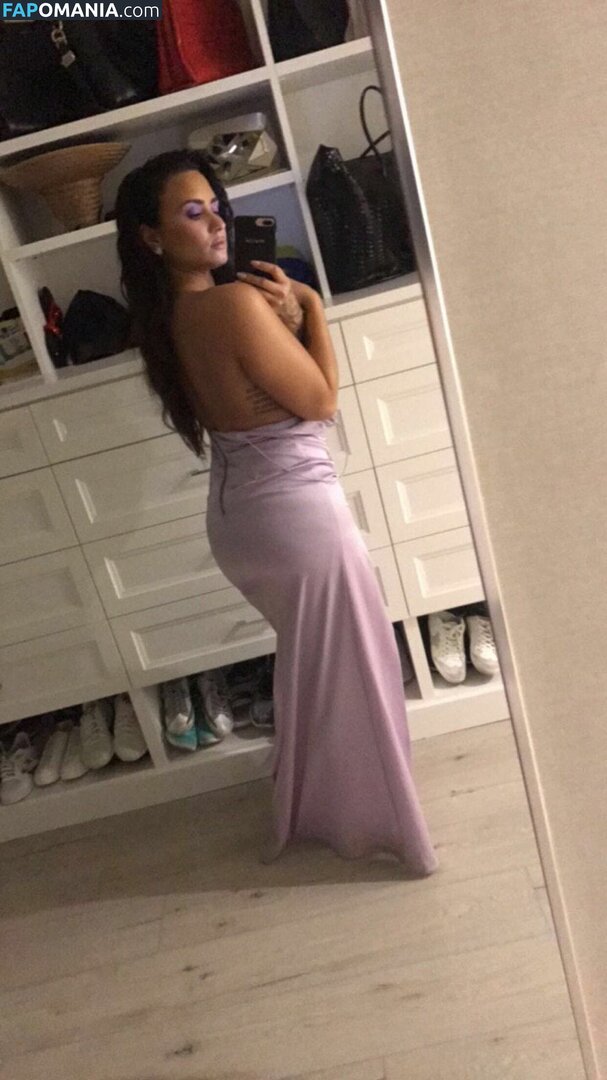 Demi Lovato Naken Läckta Foto #36