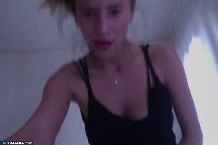 Dylan Penn Naken Läckta Foto #18