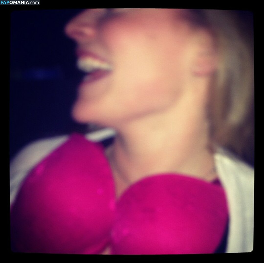 Elise Thorsnes Naken Läckta Foto #18