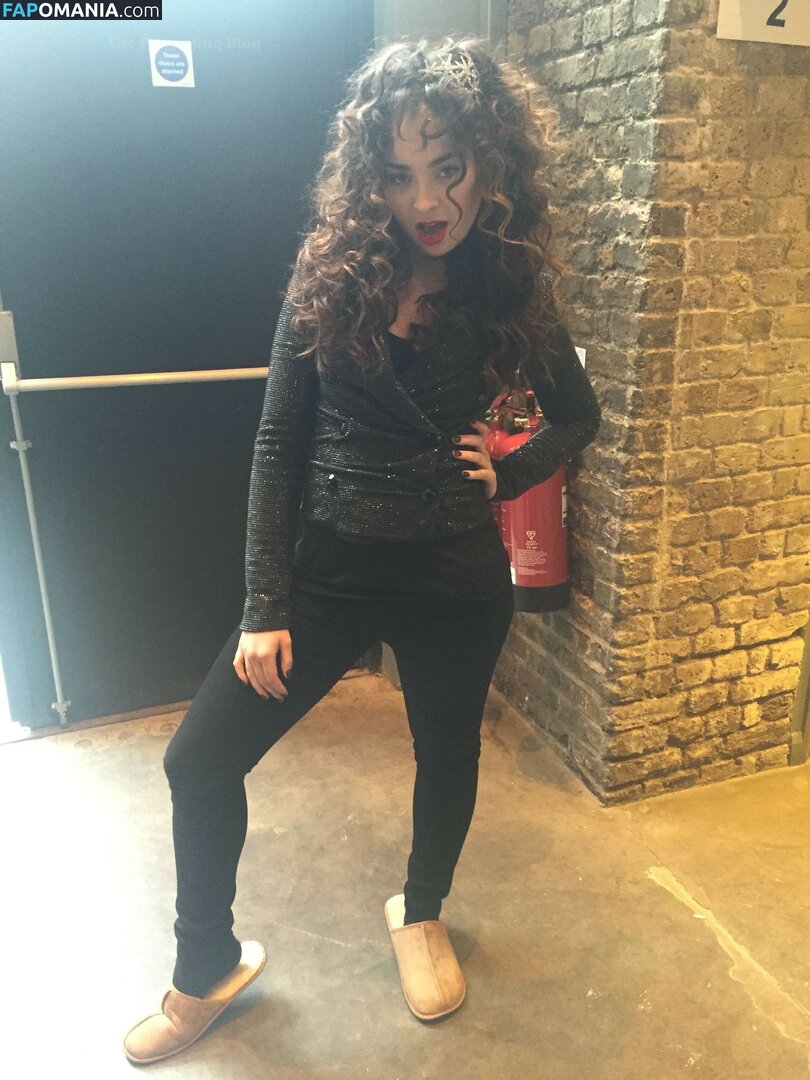 Ella Eyre Naken Läckta Foto #15