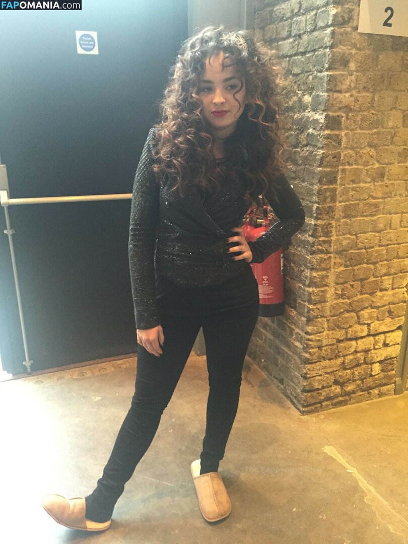Ella Eyre Naken Läckta Foto #16