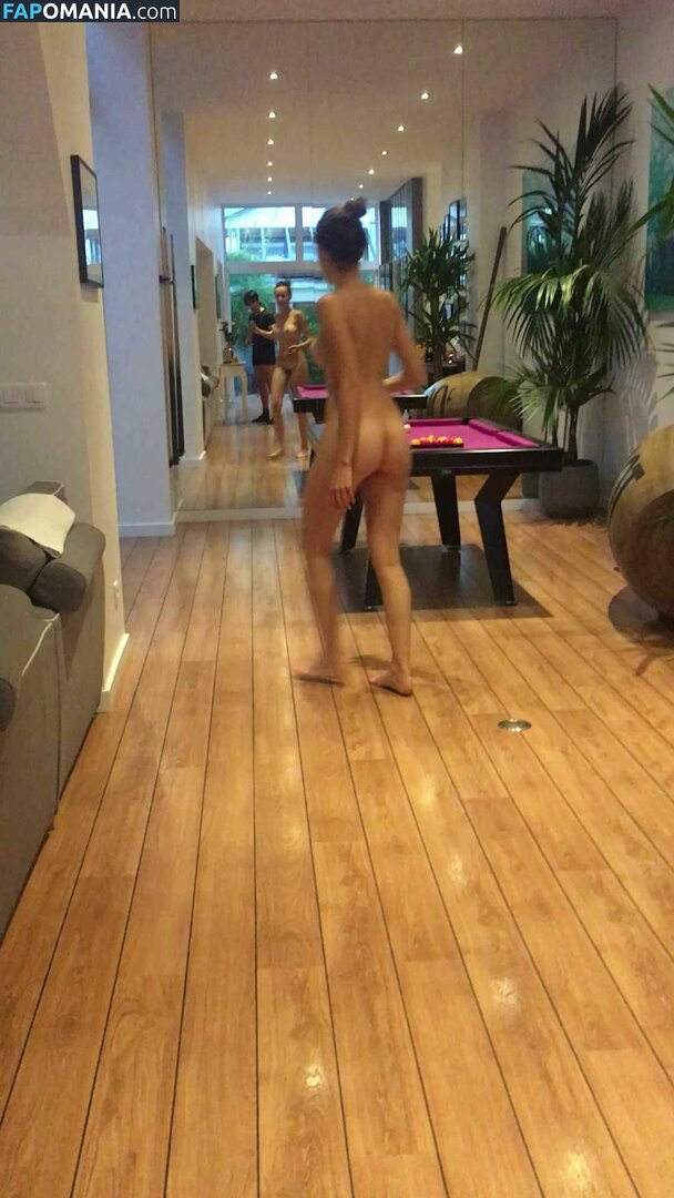 Elodie Fontan Naken Läckta Foto #4