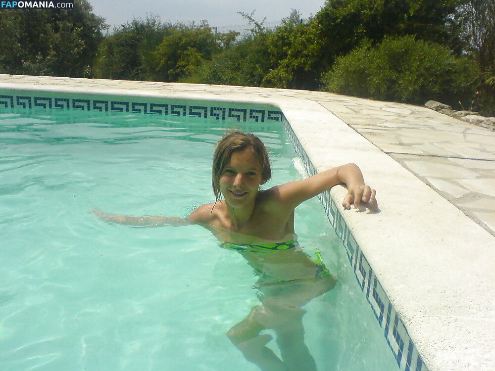 Elodie Varlet Naken Läckta Foto #1