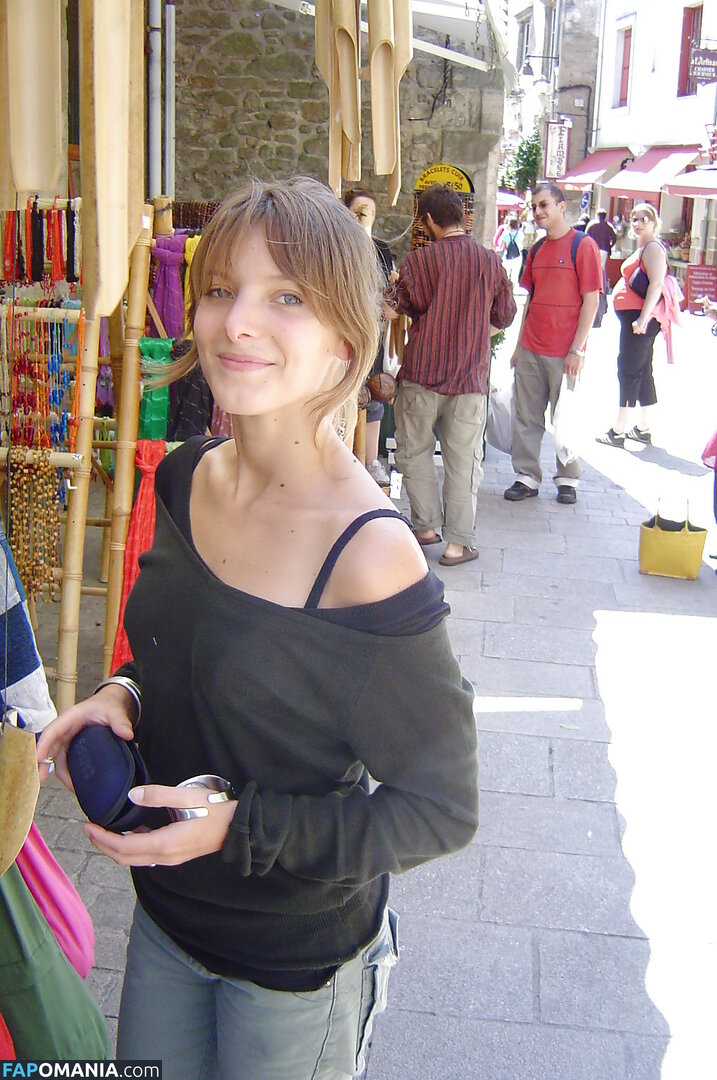 Elodie Varlet Naken Läckta Foto #15