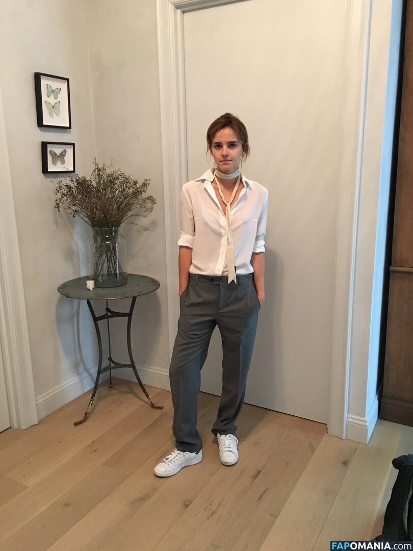 Emma Watson Naken Läckta Foto #106