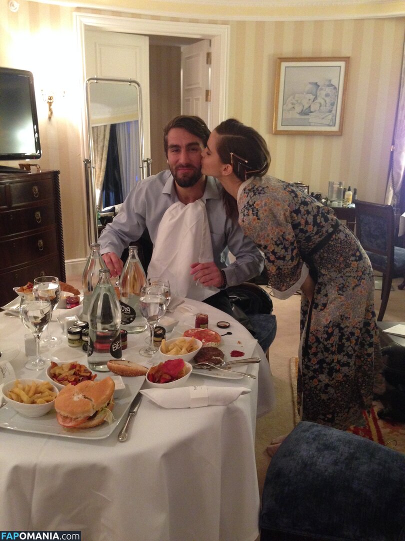 Emma Watson Naken Läckta Foto #112