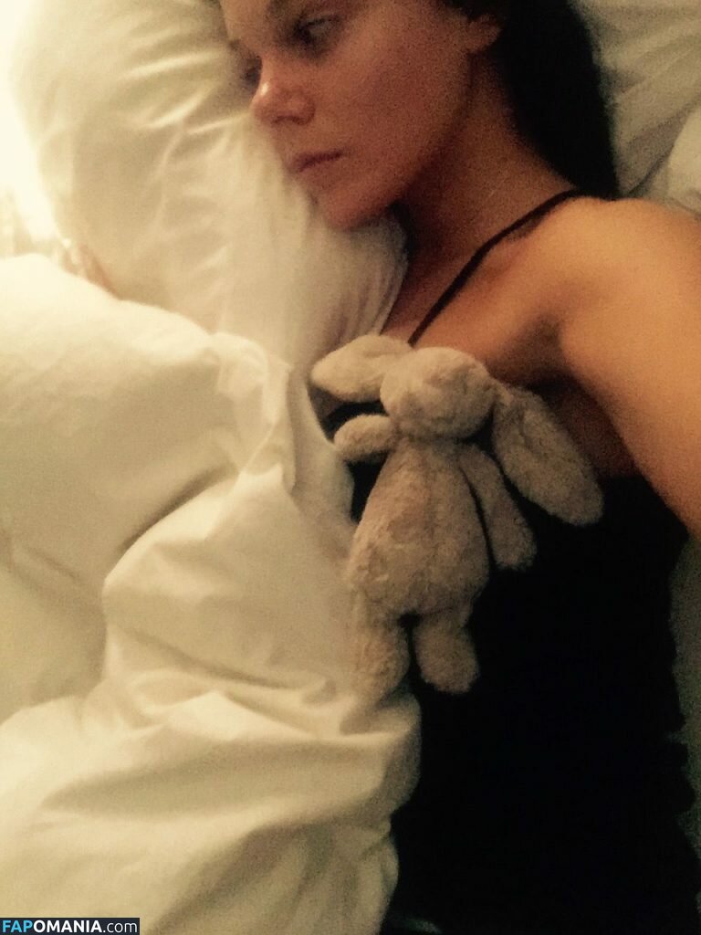 Faye Brookes Naken Läckta Foto #6