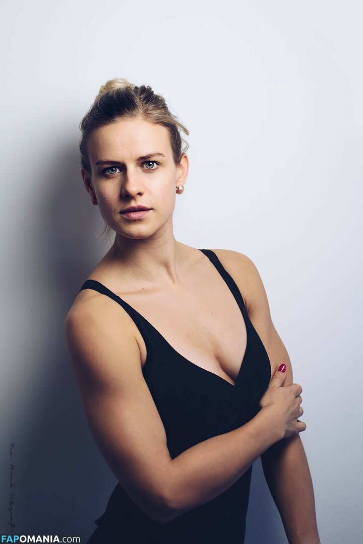 Femke Aaldering Naken Läckta Foto #9