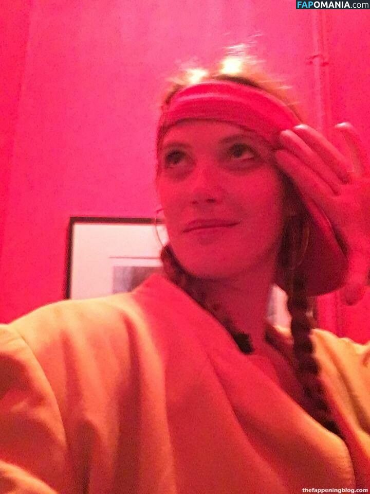 Fleur Geffrier Naken Läckta Foto #31