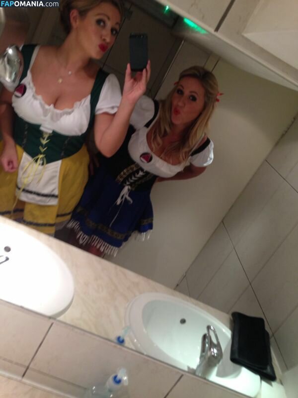 Hayley McQueen Naken Läckta Foto #14