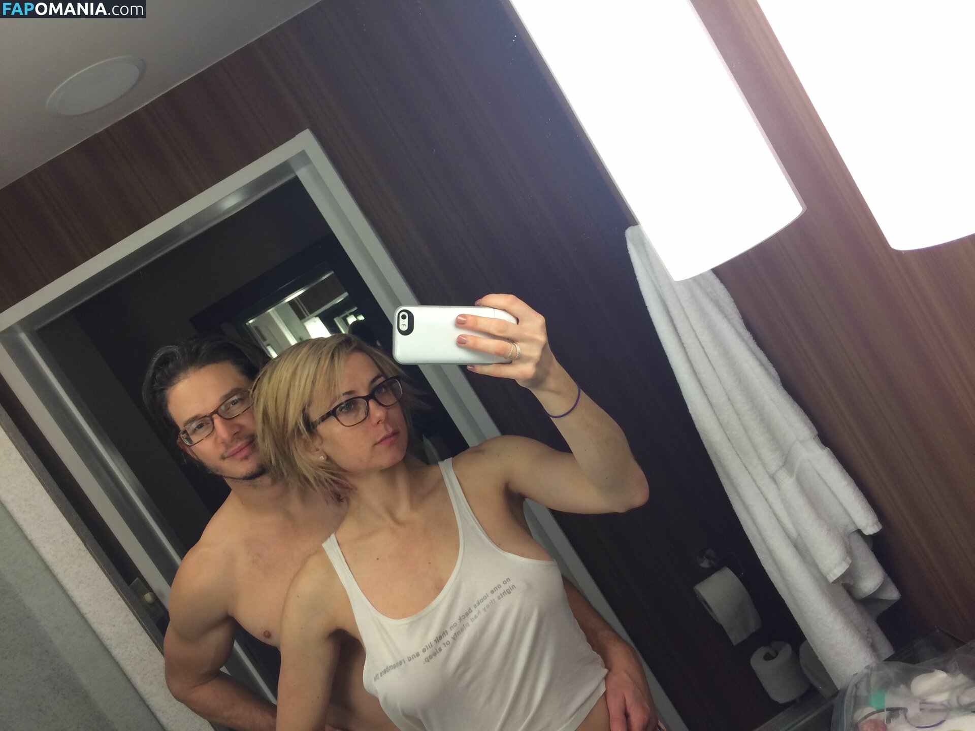 Iliza Shlesinger Naken Läckta Foto #28