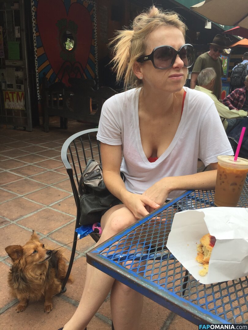 Iliza Shlesinger Naken Läckta Foto #124