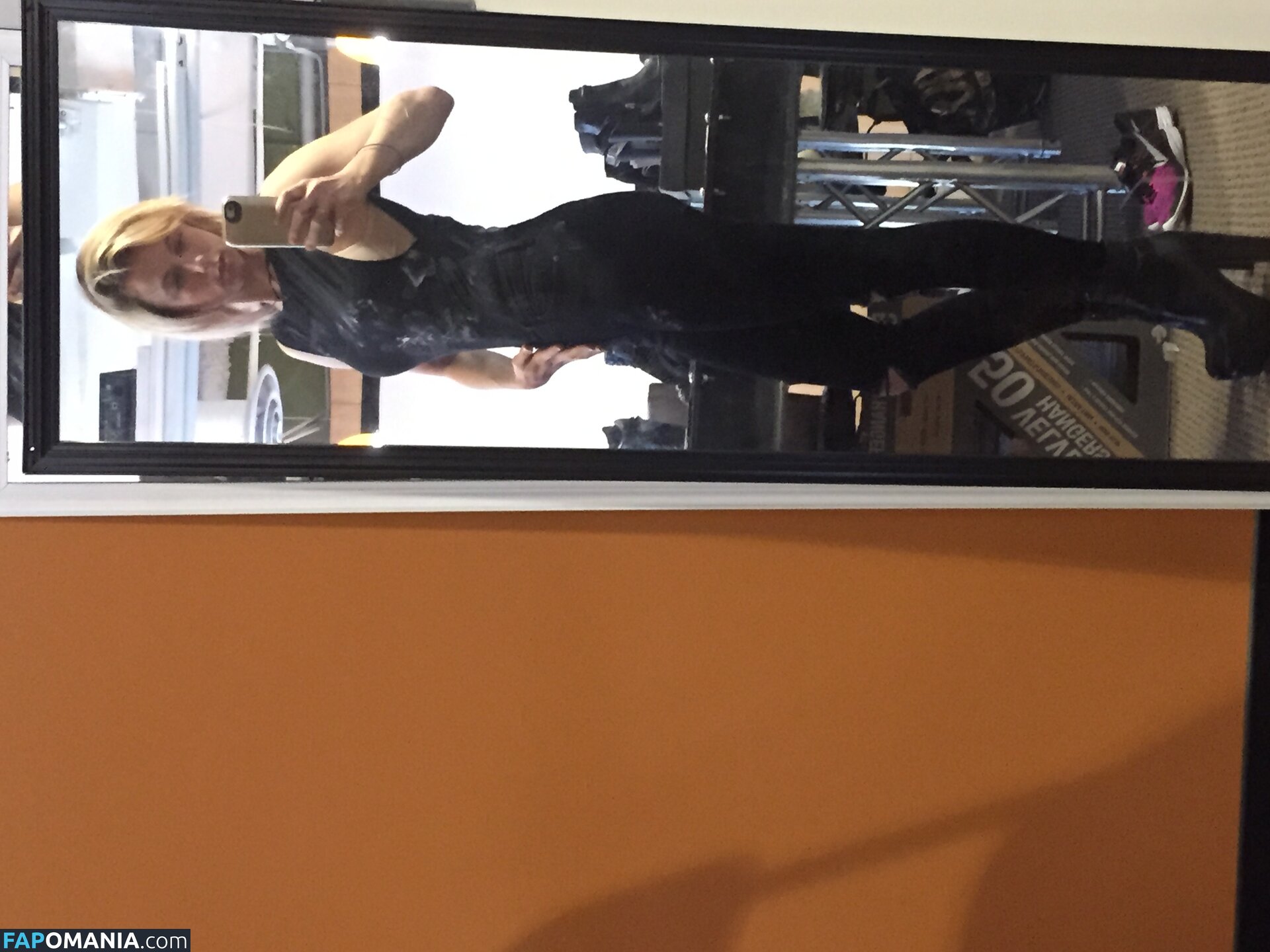 Iliza Shlesinger Naken Läckta Foto #145