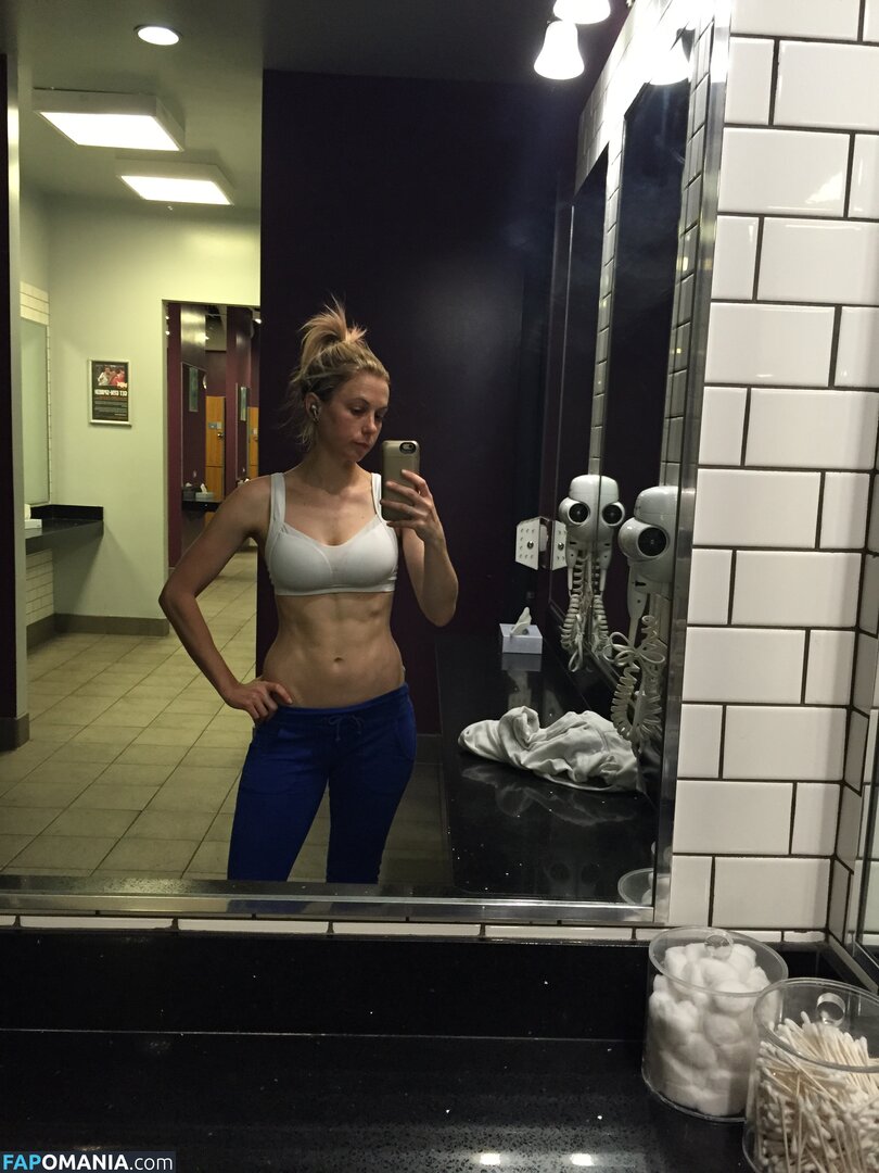 Iliza Shlesinger Naken Läckta Foto #181