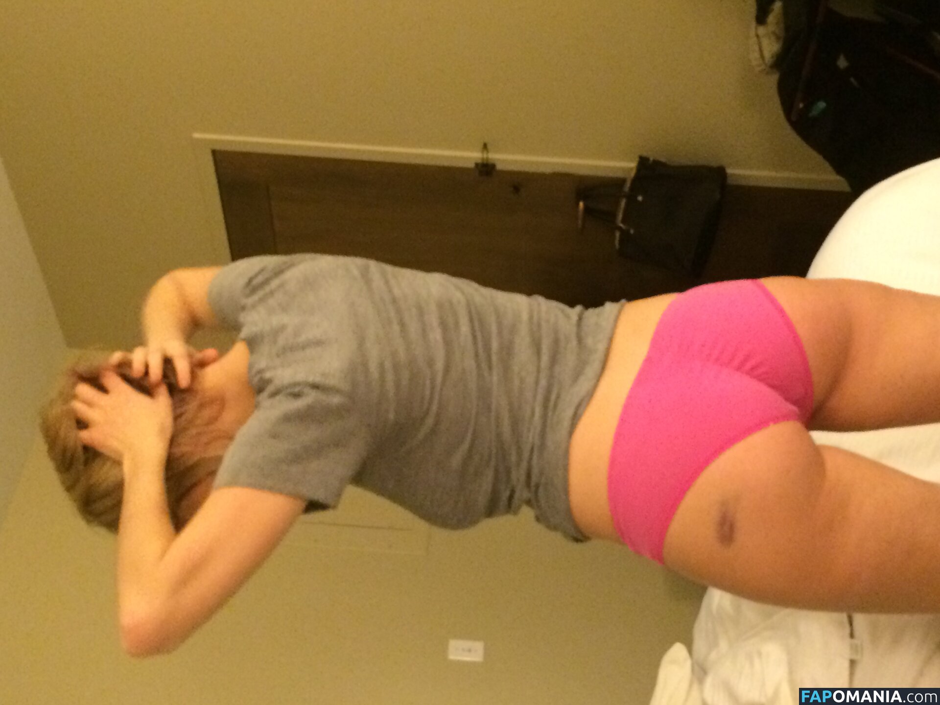 Iliza Shlesinger Naken Läckta Foto #208