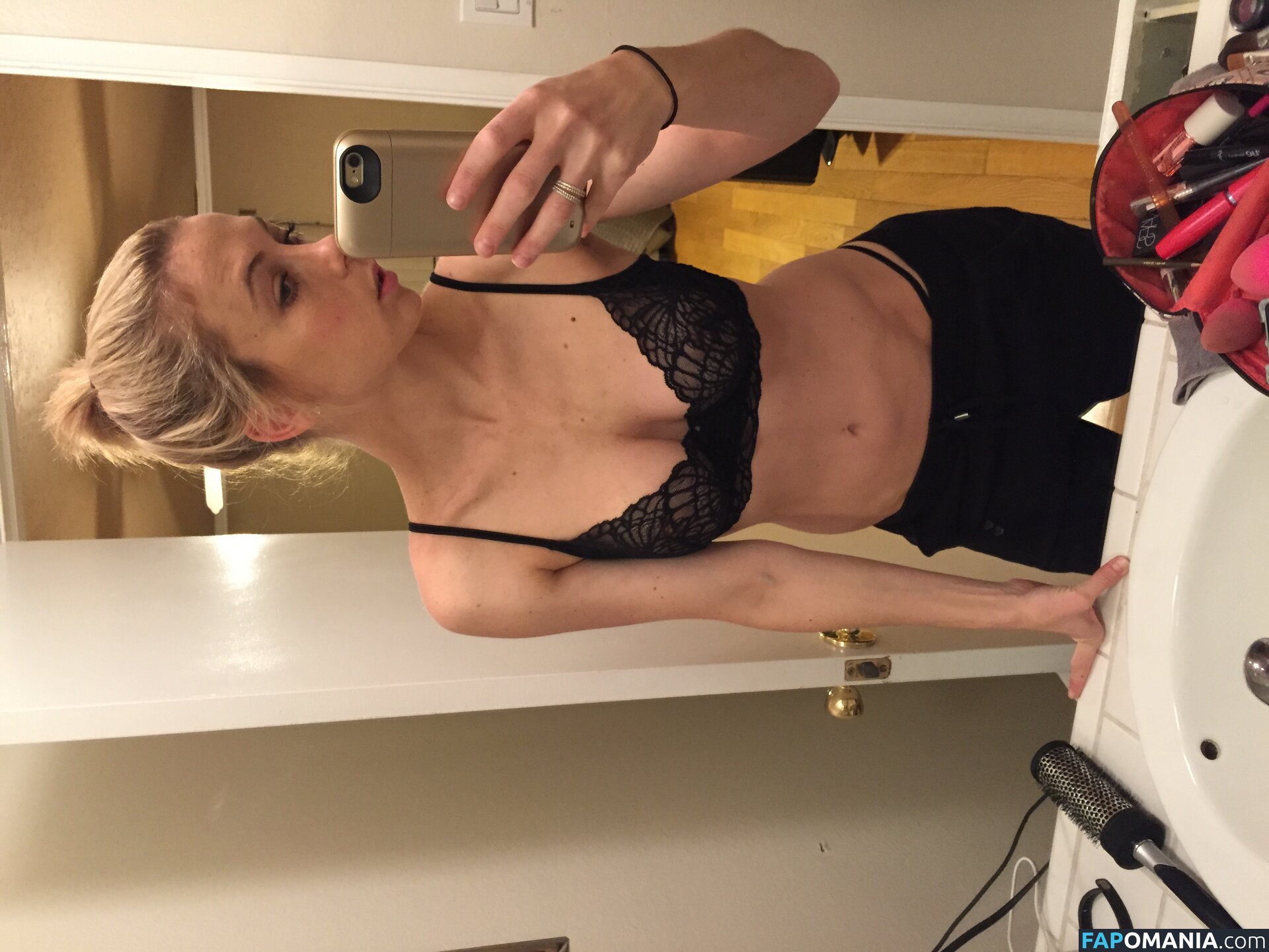 Iliza Shlesinger Naken Läckta Foto #215