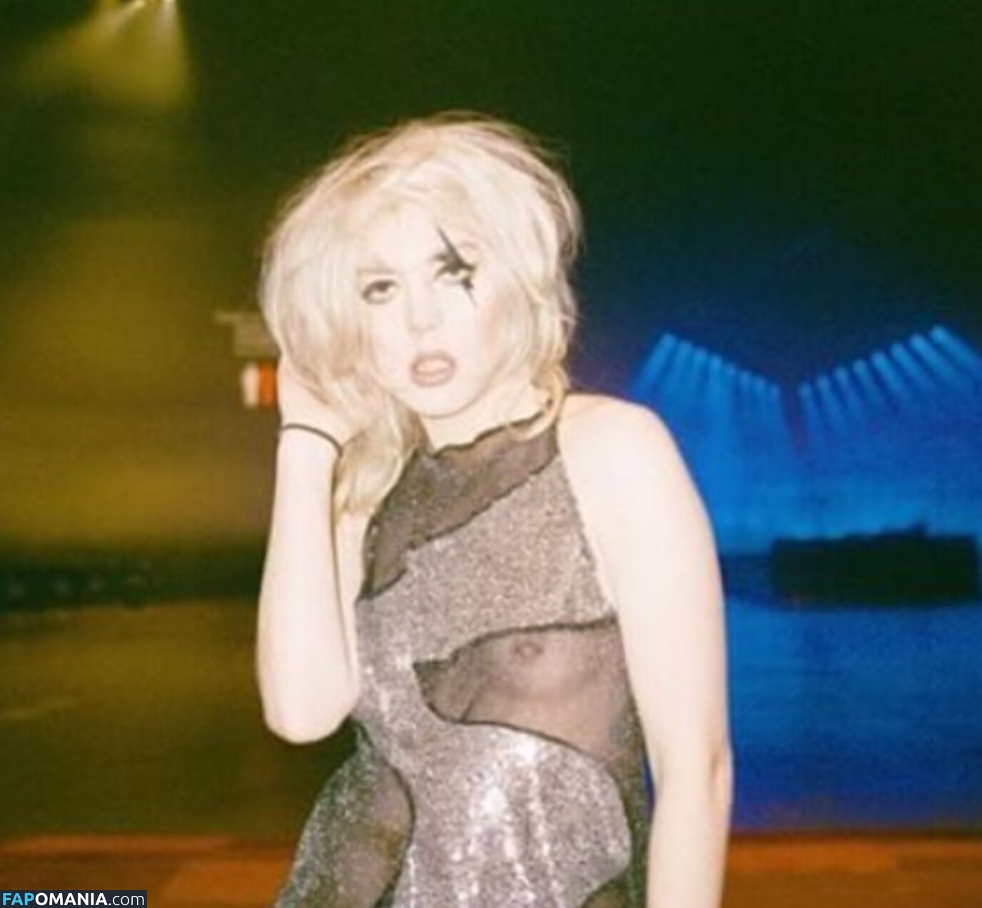 Izzy Phillips Naken Läckta Foto #3