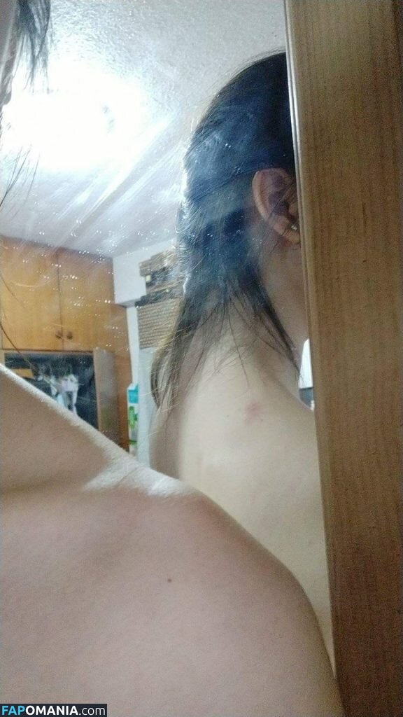 Janella Ooi Naken Läckta Foto #4