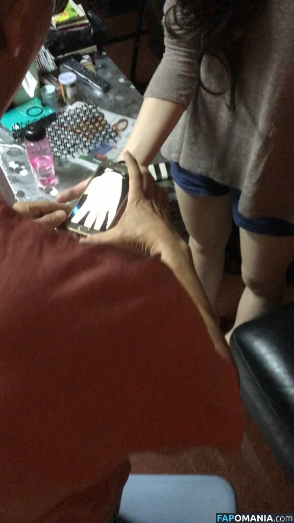 Janella Ooi Naken Läckta Foto #19