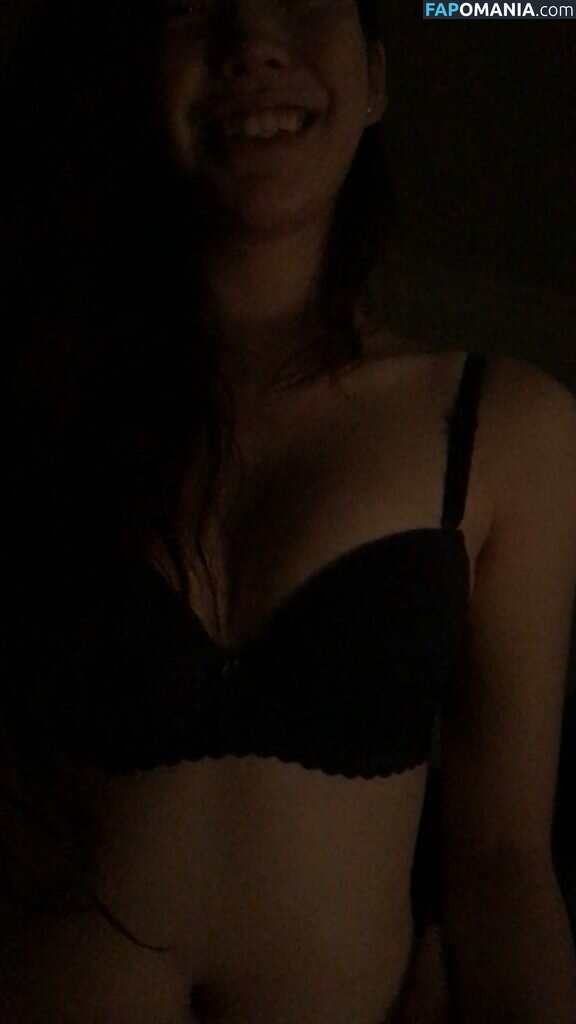 Janella Ooi Naken Läckta Foto #28