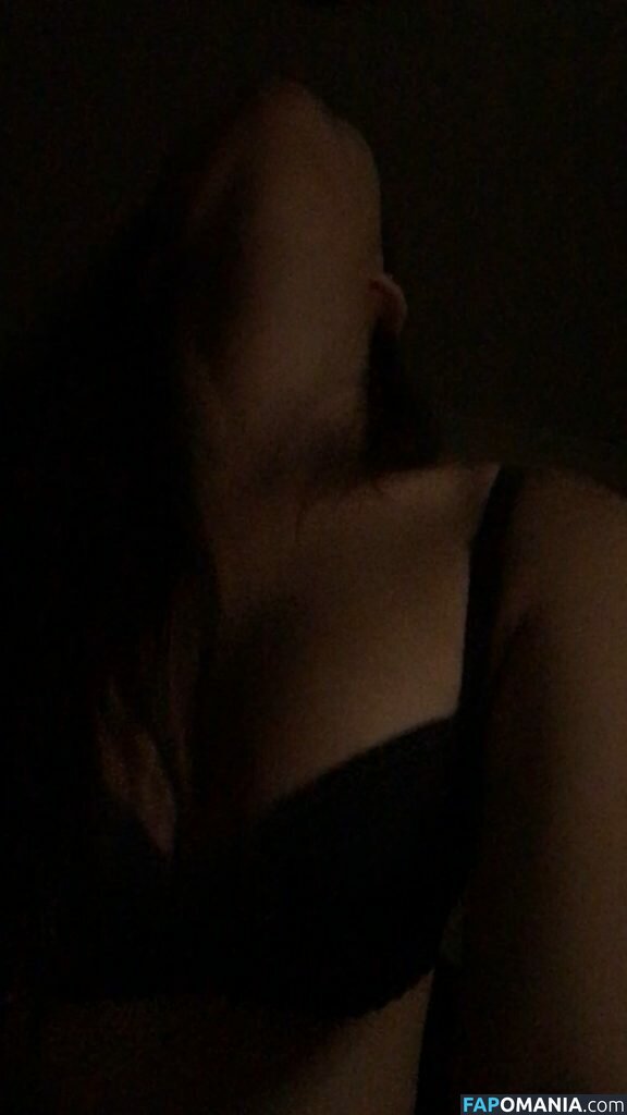 Janella Ooi Naken Läckta Foto #77