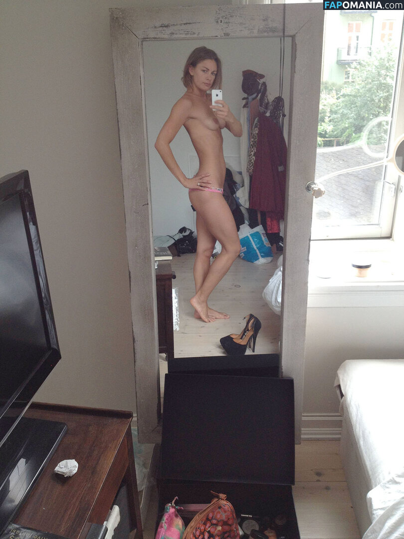 Jenny Skavlan Naken Läckta Foto #2