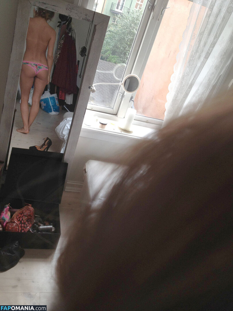 Jenny Skavlan Naken Läckta Foto #9